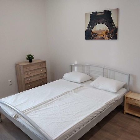 Kate & Jenny Apartments - Cosy Place In The City Center Bratislava Exterior photo