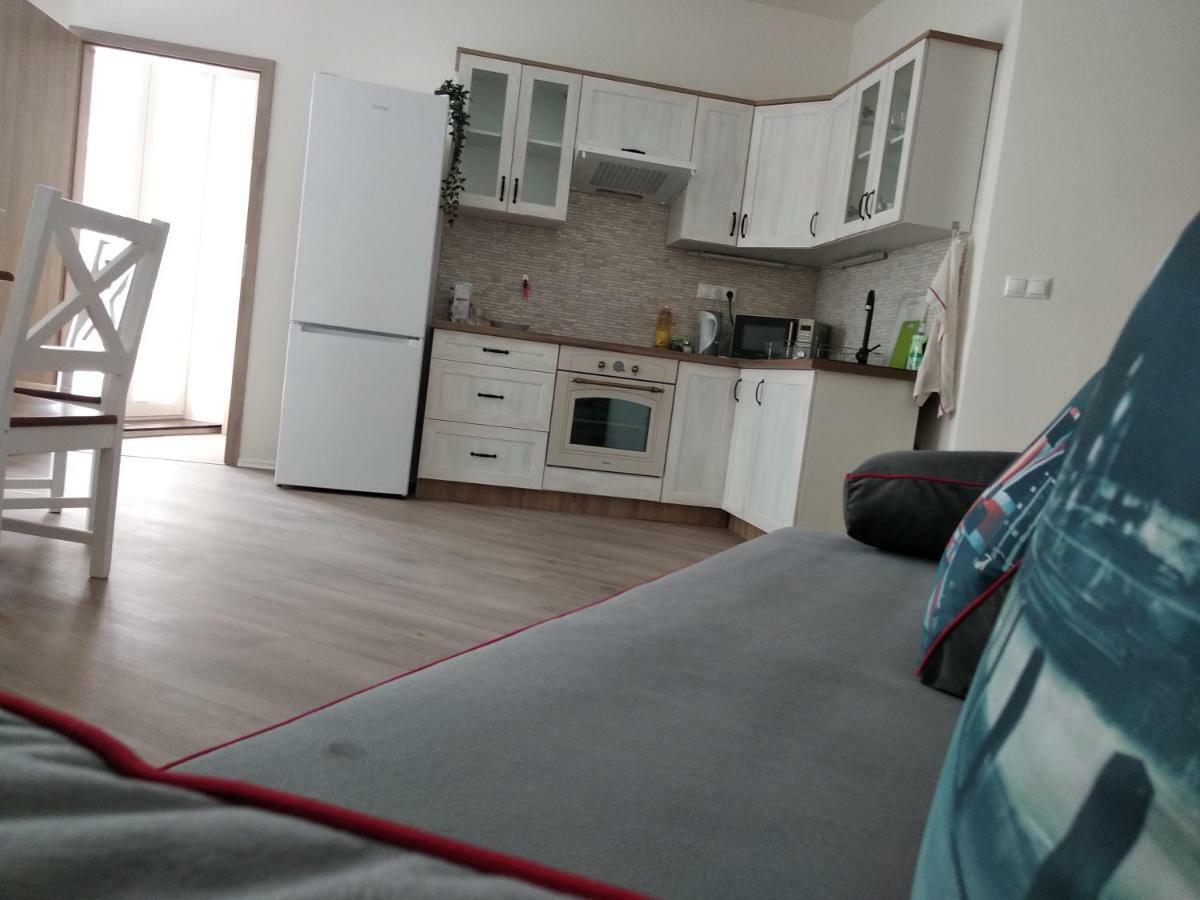 Kate & Jenny Apartments - Cosy Place In The City Center Bratislava Exterior photo