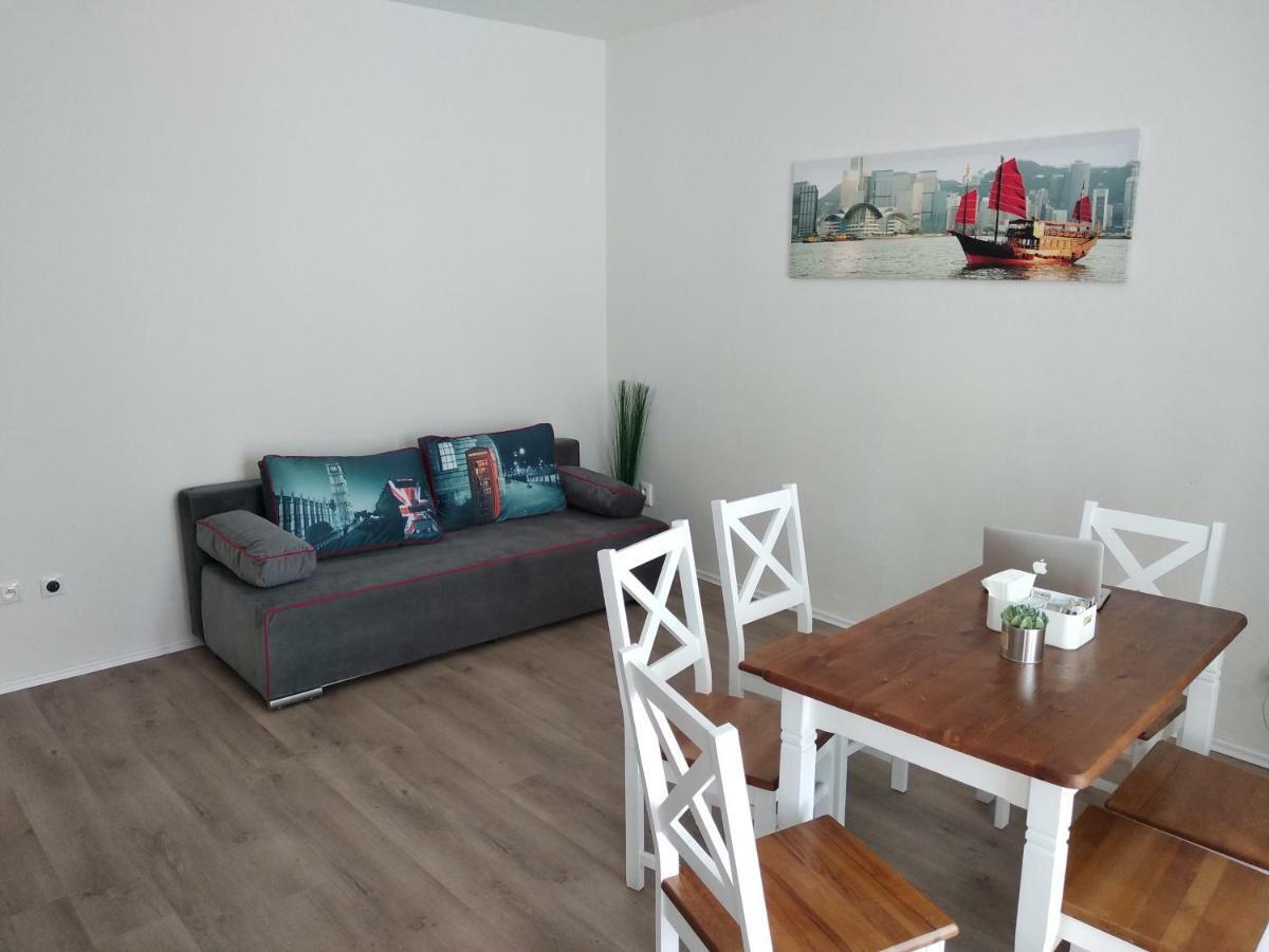 Kate & Jenny Apartments - Cosy Place In The City Center Bratislava Exterior photo